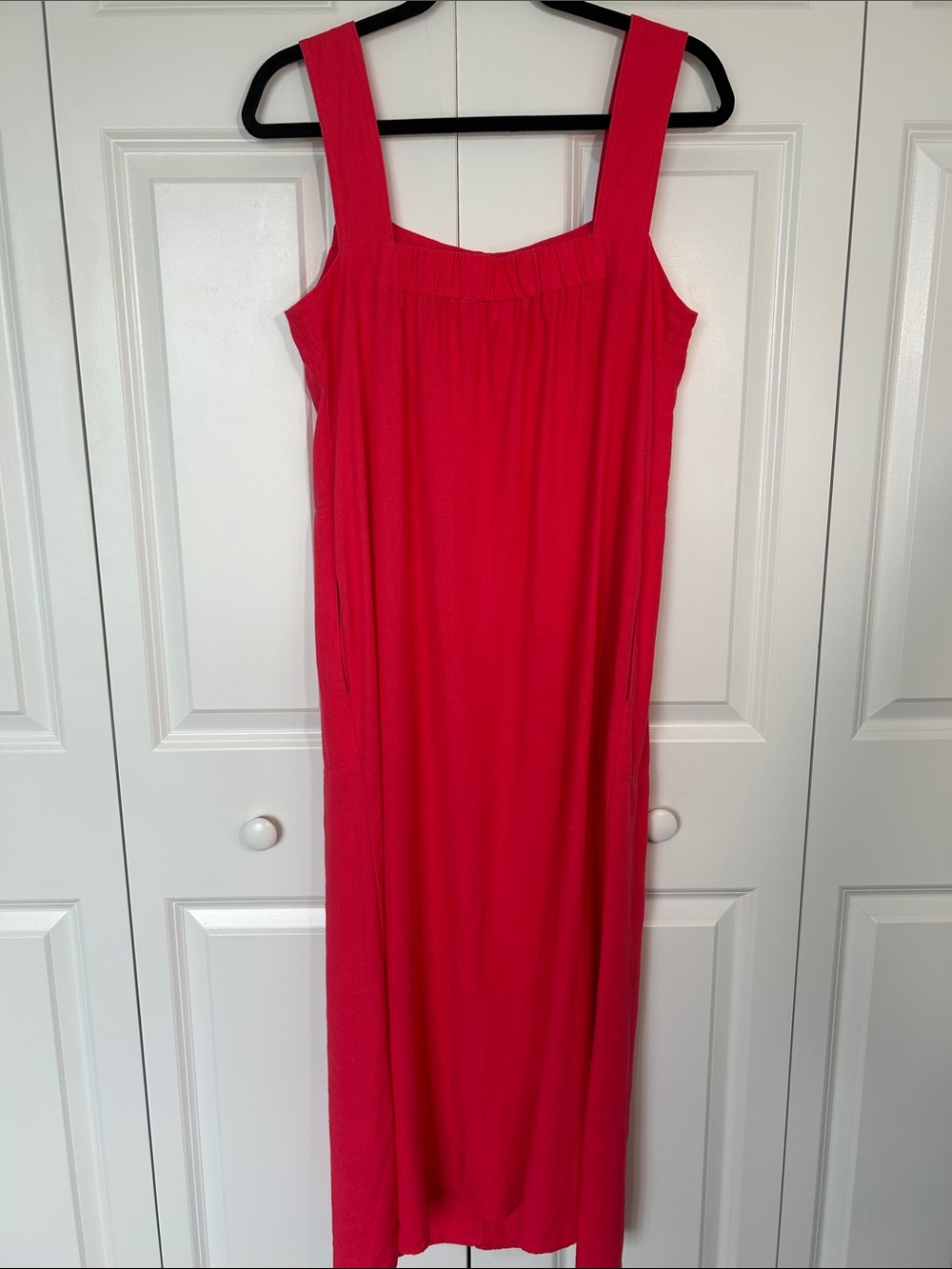Sleeveless Red Midi Dress - Picture 5 of 6